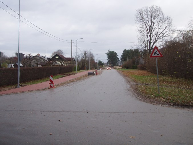 Sarkanā gājēju ceļa būve Lupīnu ielā